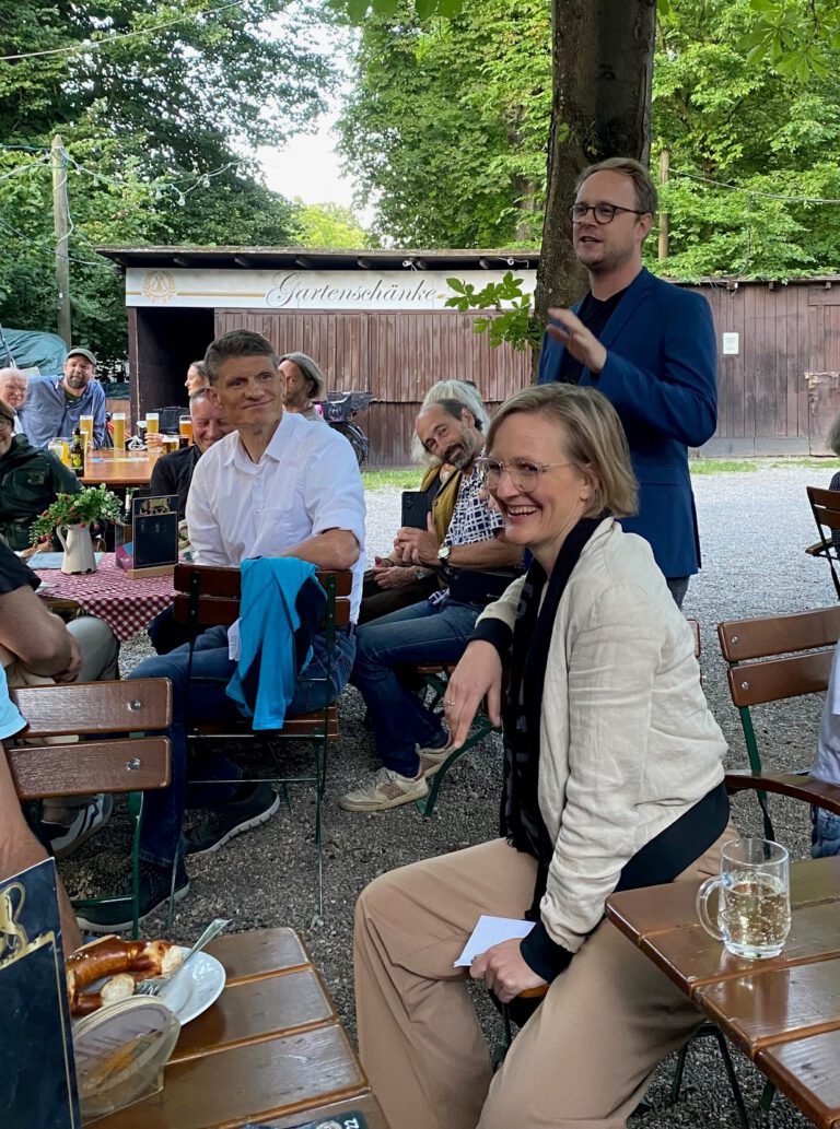 Feierabend mit Franziska Brantner im Biergarten Teutonia